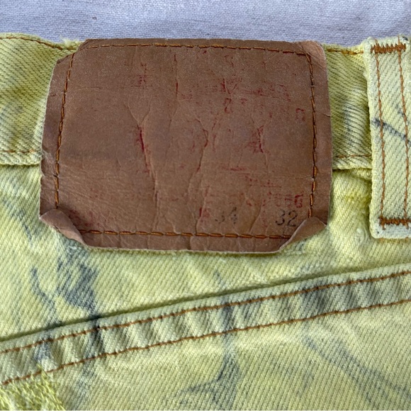 Levi’s Vintage Marble Dyed Yellow Distressed Denim Cutoff Jean Shorts - Picture 7 of 13